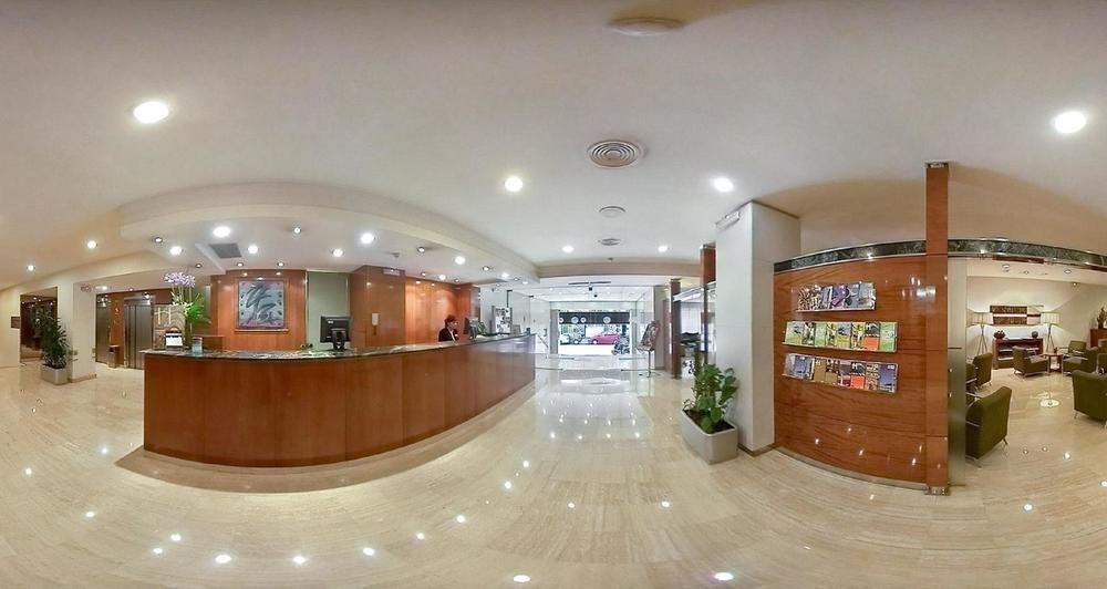 Nh Barcelona Eixample Hotell Exteriör bild